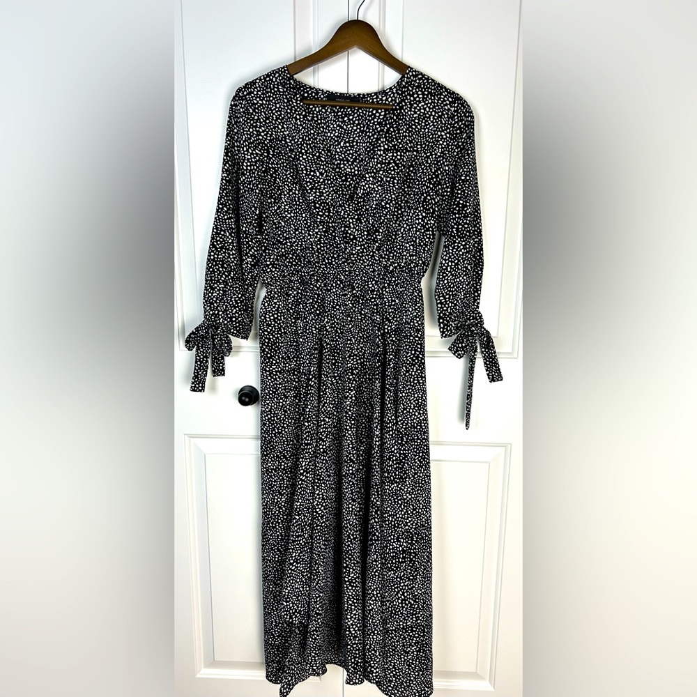 V Neck Three Quarter Sleeve With Bow Ties Maxi Dress with polka dot pattern